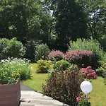 Coquet Et Spacieux Appt 3 Dans Avec Terrasse Et Jardin